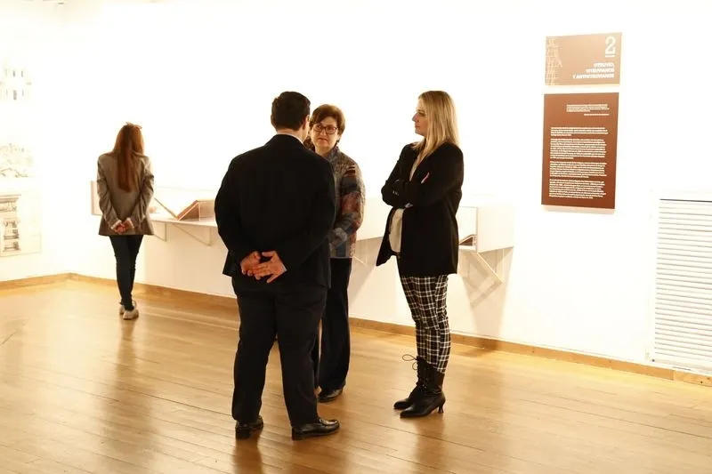 Muestra titulada “Ciencia y práctica”, que podrá visitarse del 22 de marzo al 28 de mayo de 2023 en la sala de exposiciones del Patio de Escuelas Menores. Foto de David Sañudo