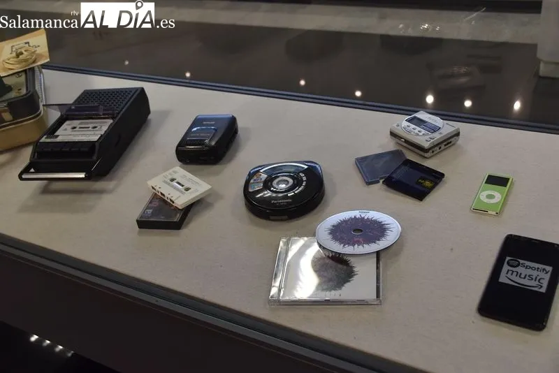 Exposición 'Música para el recuerdo' en el Ayuntamiento de Villares de la Reina