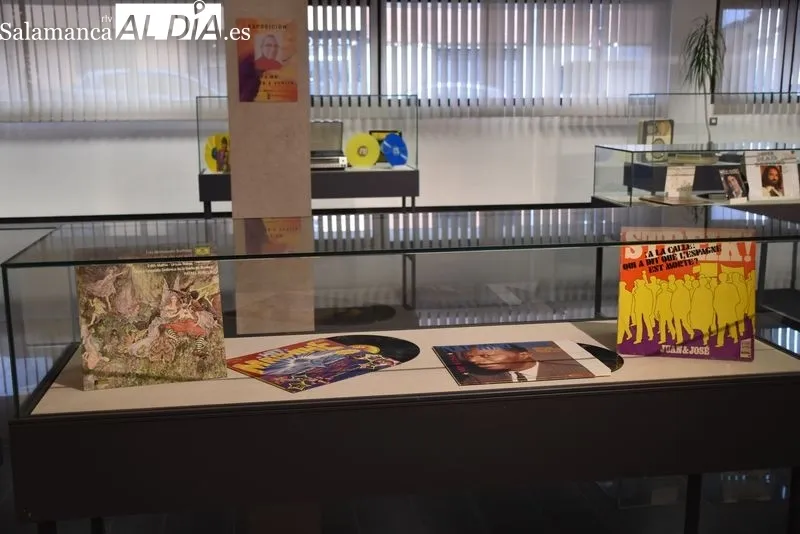 Exposición 'Música para el recuerdo' en el Ayuntamiento de Villares de la Reina