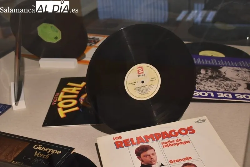 Exposición 'Música para el recuerdo' en el Ayuntamiento de Villares de la Reina