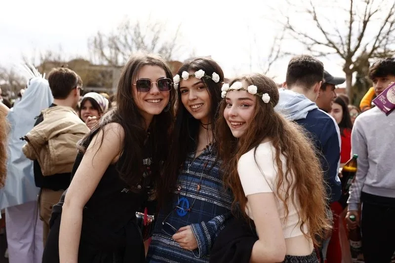 Desfile de las fiestas de la Facultad de Ciencias Sociales de la USAL en el Campus Unamuno. Foto de David Sañudo