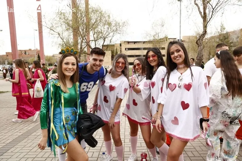 Fiestas de la Facultad de Economía de la USAL. Foto de David Sañudo