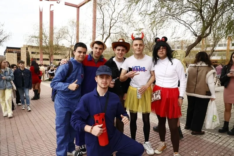 Fiestas de la Facultad de Economía de la USAL. Foto de David Sañudo