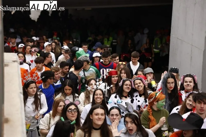 Fiestas de la Facultad de Economía de la USAL. Foto de David Sañudo