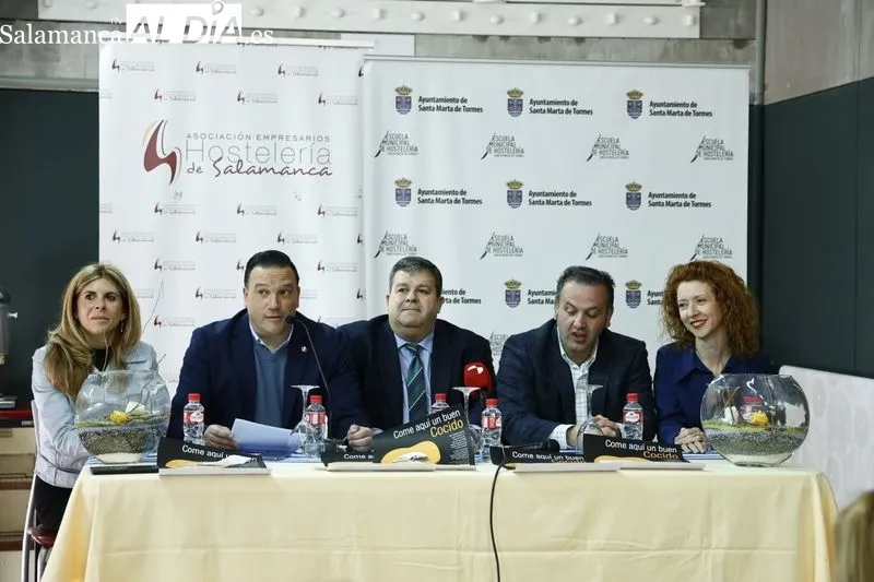 Presentación de la VIII Guía del Cocido 2023, en la Escuela de Hostelería de Santa Marta de Tormes. Foto de David Sañudo