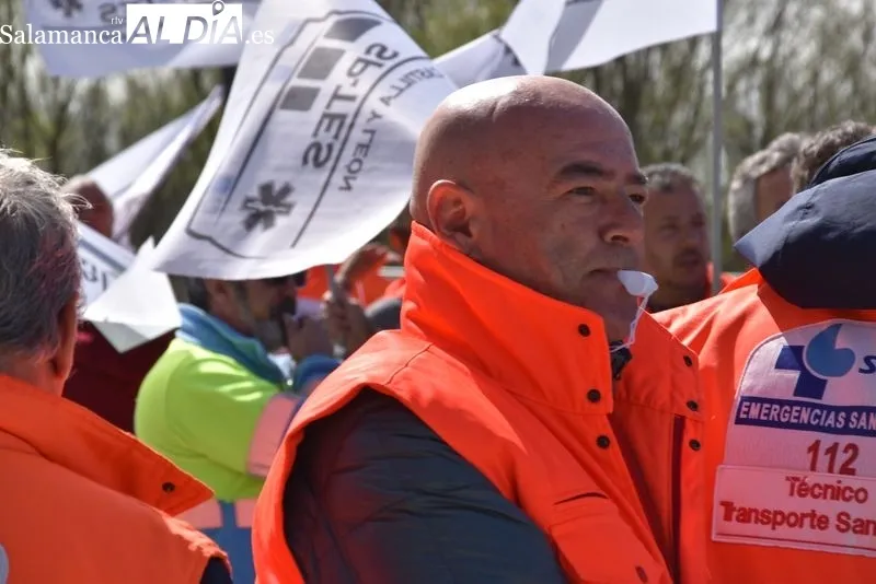 El Comité de Empresas de Ambulancias se concentra frente al Hospital: 