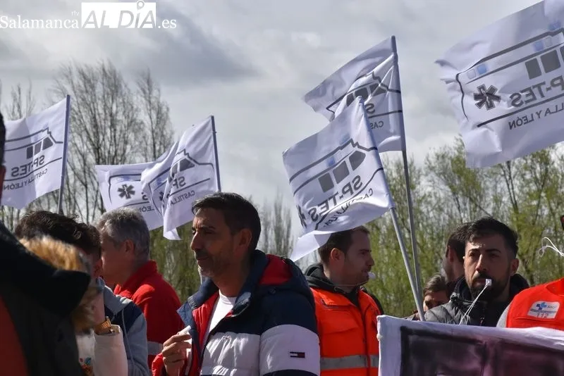 El Comité de Empresas de Ambulancias se concentra frente al Hospital: 