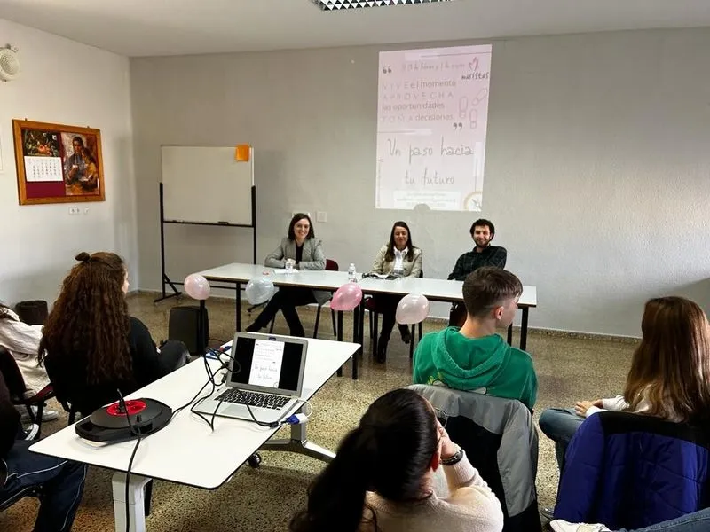 Feria de estudios superiores “Un paso hacia tu futuro” en el colegio Marista Champagnat de Salamanca