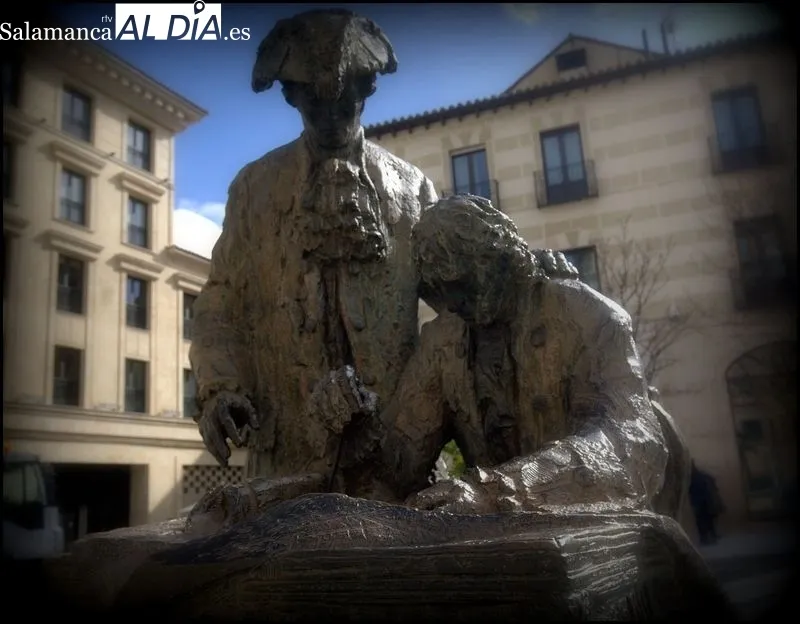Monumento a Alberto Churriguera y al Conde Francos, en la plaza Poeta Iglesias, realizado por el escultor Fernando Mayoral. Foto de José Amador Martín