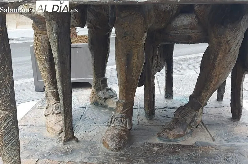 Monumento a Alberto Churriguera y al Conde Francos, en la plaza Poeta Iglesias, realizado por el escultor Fernando Mayoral. Foto de José Amador Martín