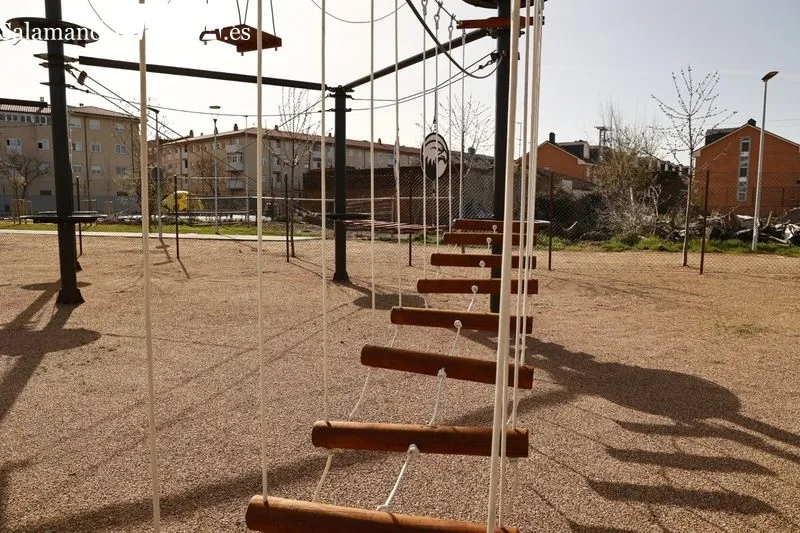 Nuevo parque de aventura en Salamanca, junto a los Huertos Urbanos. Foto de David Sañudo