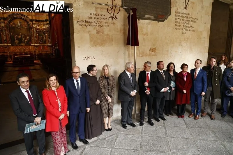 Inauguración del vítor conmemorativo de Santa Teresa en la Universidad de Salamanca
