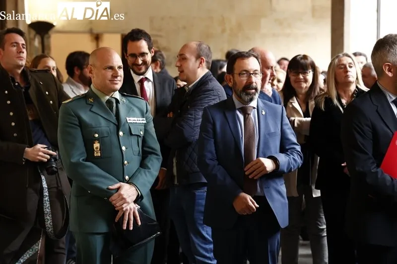 Inauguración del vítor conmemorativo de Santa Teresa en la Universidad de Salamanca