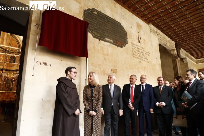 Inauguración del vítor conmemorativo de Santa Teresa en la Universidad de Salamanca