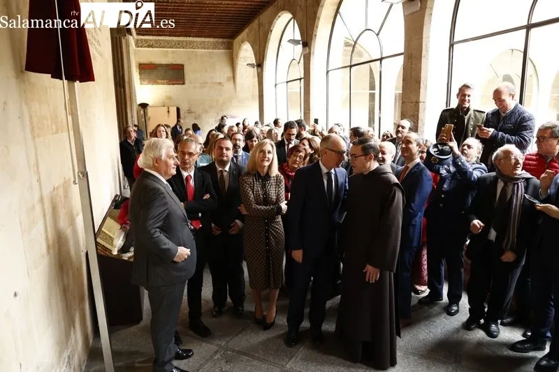 Inauguración del vítor conmemorativo de Santa Teresa en la Universidad de Salamanca
