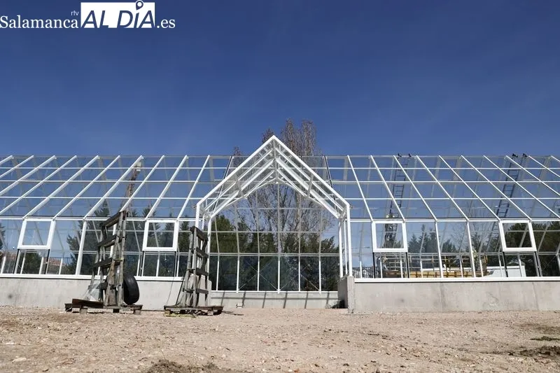 Visita del alcalde de Salamanca, Carlos García Carbayo, a los trabajos que convertirán al Parque de Huerta Otea en un Centro Ambiental de energías renovables. Foto de David Sañudo