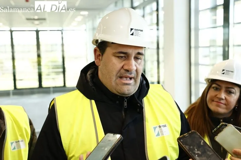 La delegada del Gobierno en Castilla y León, Virginia Barcones, visita las obras del nuevo cuartel de la Guardia Civil de San Marta. Foto de David Sañudo