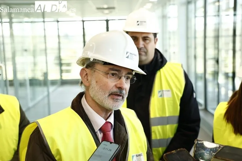 La delegada del Gobierno en Castilla y León, Virginia Barcones, visita las obras del nuevo cuartel de la Guardia Civil de San Marta. Foto de David Sañudo