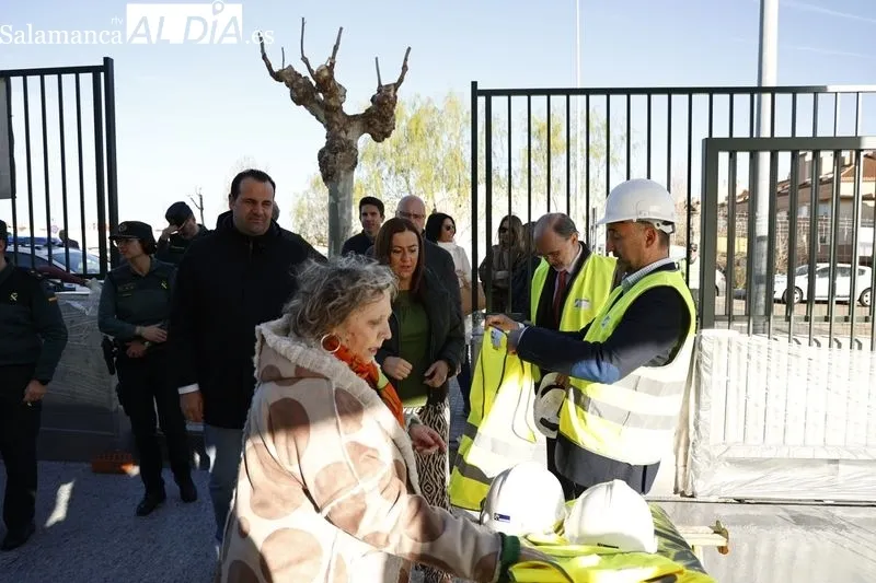 La delegada del Gobierno en Castilla y León, Virginia Barcones, visita las obras del nuevo cuartel de la Guardia Civil de San Marta. Foto de David Sañudo