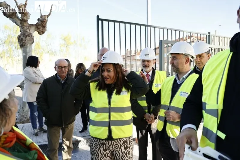 La delegada del Gobierno en Castilla y León, Virginia Barcones, visita las obras del nuevo cuartel de la Guardia Civil de San Marta. Foto de David Sañudo