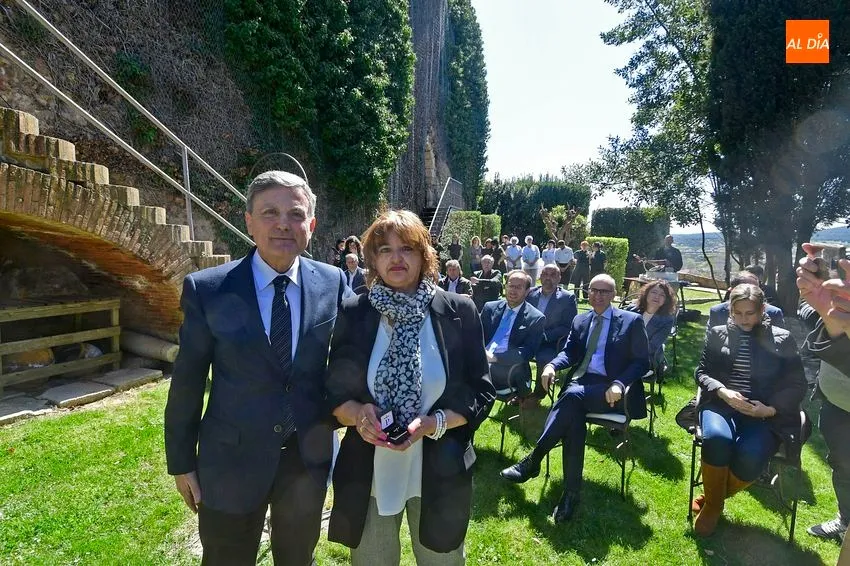 Foto 3 - Paradores reconoce a 3 trabajadores de su establecimiento en Mir&oacute;briga con 33 a&ntilde;os de antig&uuml;edad