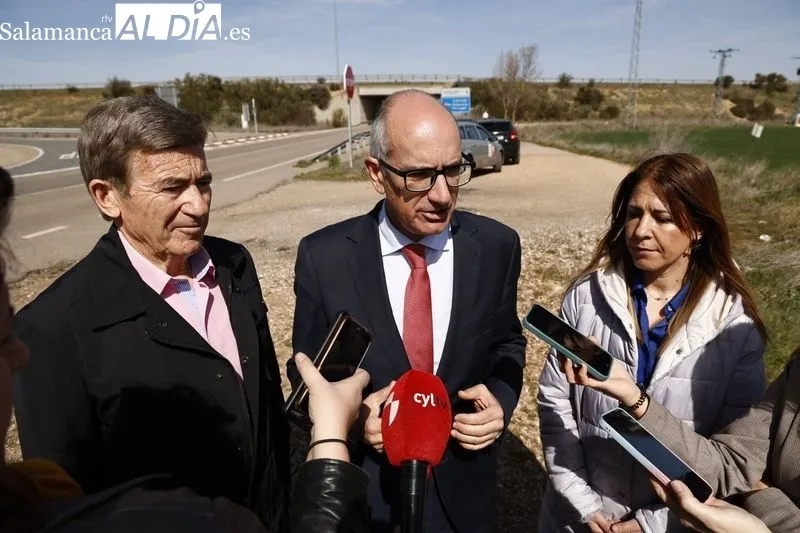 Presentación del proyecto de una paserela peatonal unirá Moriscos y Castellanos de Moriscos. Foto de David Sañudo