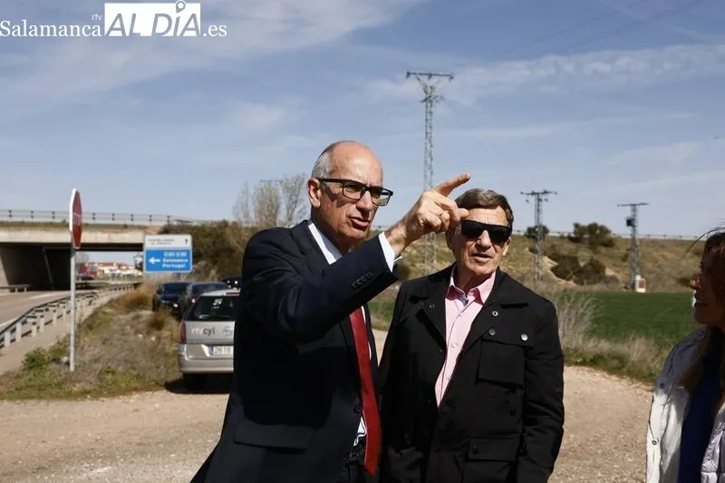 Presentación del proyecto de una paserela peatonal unirá Moriscos y Castellanos de Moriscos. Foto de David Sañudo