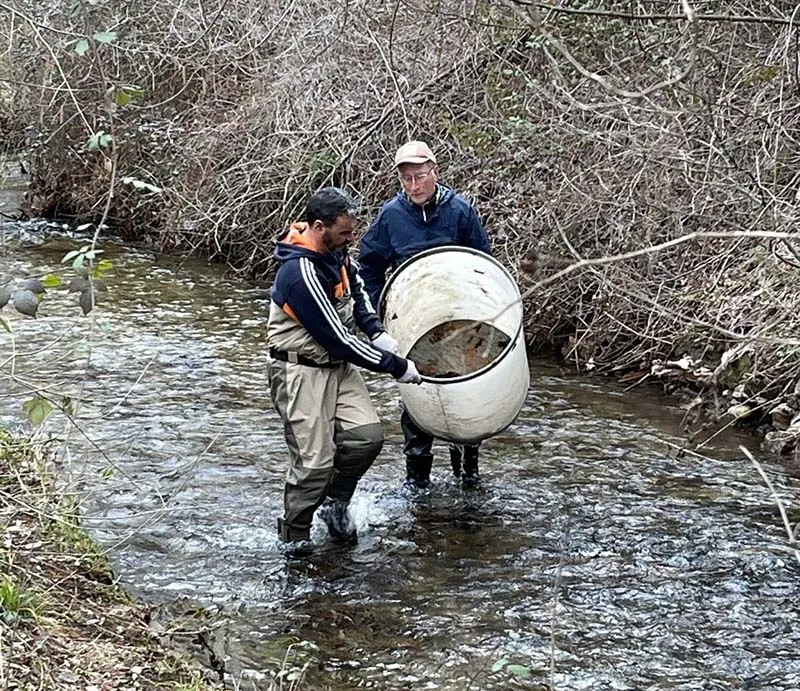 Foto 2 - Cerca de 500 kilos de residuos retirados del r&iacute;o de B&eacute;jar