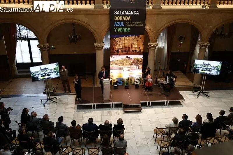 Presentación en el Casino del Plan de Sostenibilidad Turística: ‘Salamanca dorada, verde y azul’. Foto de David Sañudo