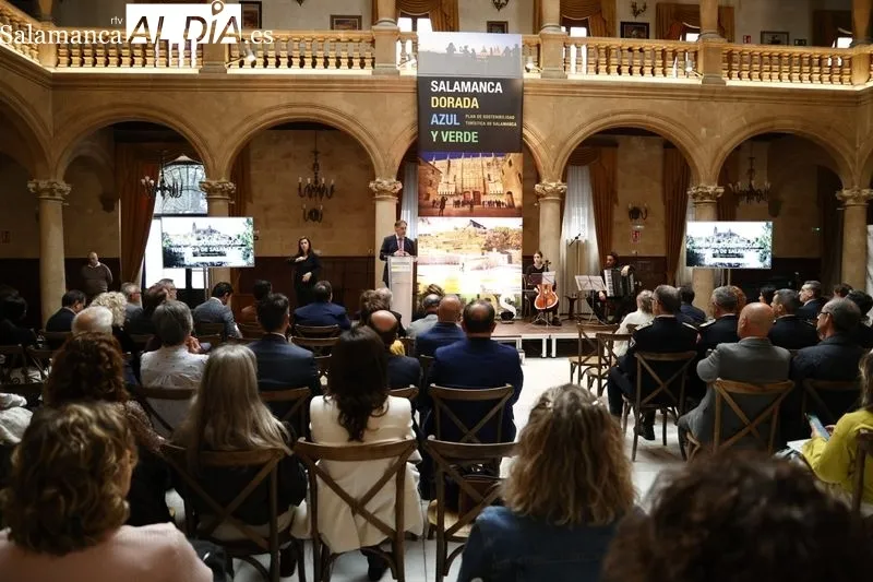 Presentación en el Casino del Plan de Sostenibilidad Turística: ‘Salamanca dorada, verde y azul’. Foto de David Sañudo