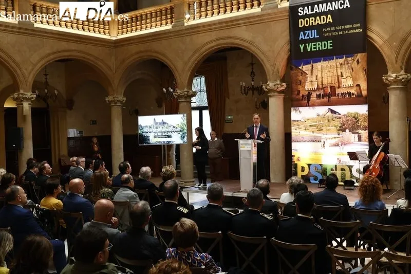Presentación en el Casino del Plan de Sostenibilidad Turística: ‘Salamanca dorada, verde y azul’. Foto de David Sañudo