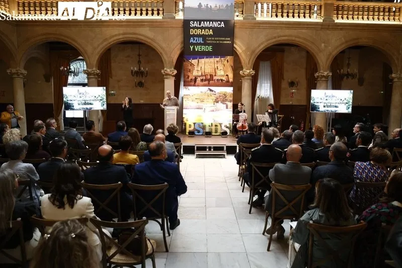 Presentación en el Casino del Plan de Sostenibilidad Turística: ‘Salamanca dorada, verde y azul’. Foto de David Sañudo