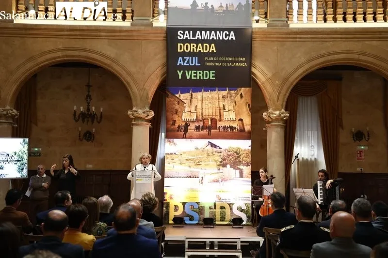 Presentación en el Casino del Plan de Sostenibilidad Turística: ‘Salamanca dorada, verde y azul’. Foto de David Sañudo