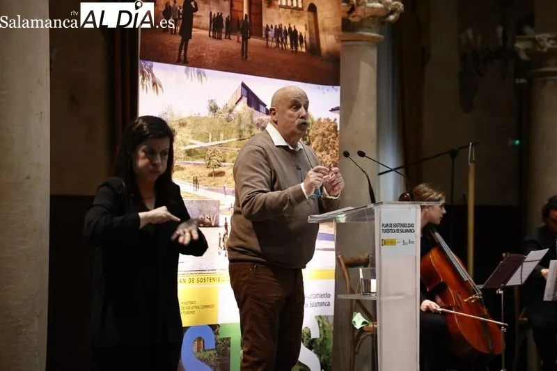 Presentación en el Casino del Plan de Sostenibilidad Turística: ‘Salamanca dorada, verde y azul’. Foto de David Sañudo