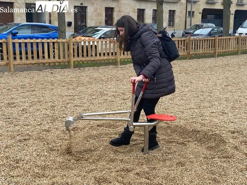 Nueva zona de juegos en la Plaza de Poniente | FOTOS: Vanesa Martins