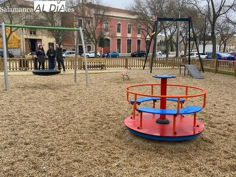 Nueva zona de juegos en la Plaza de Poniente | FOTOS: Vanesa Martins