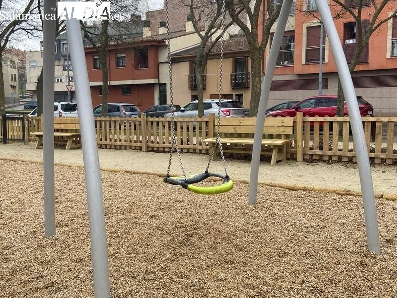 Nueva zona de juegos en la Plaza de Poniente | FOTOS: Vanesa Martins