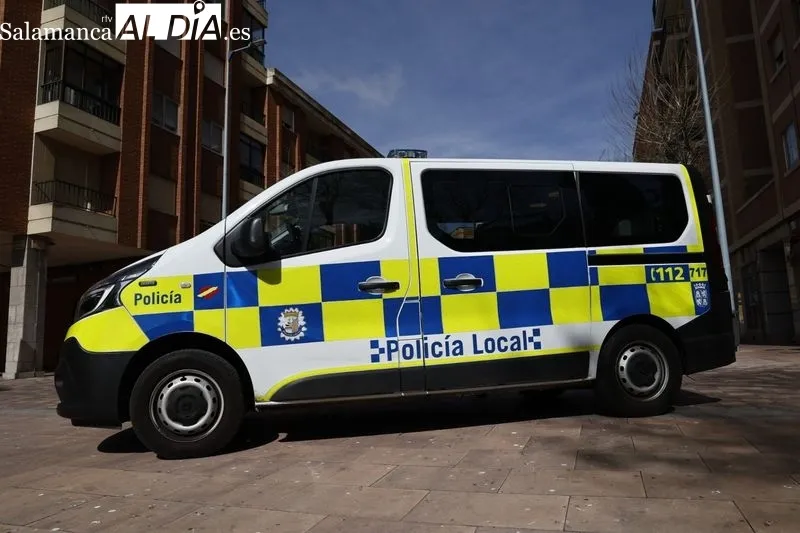 Presentación de la ‘Policía en el Barrio’ en la plaza de Barcelona. Foto de David Sañudo