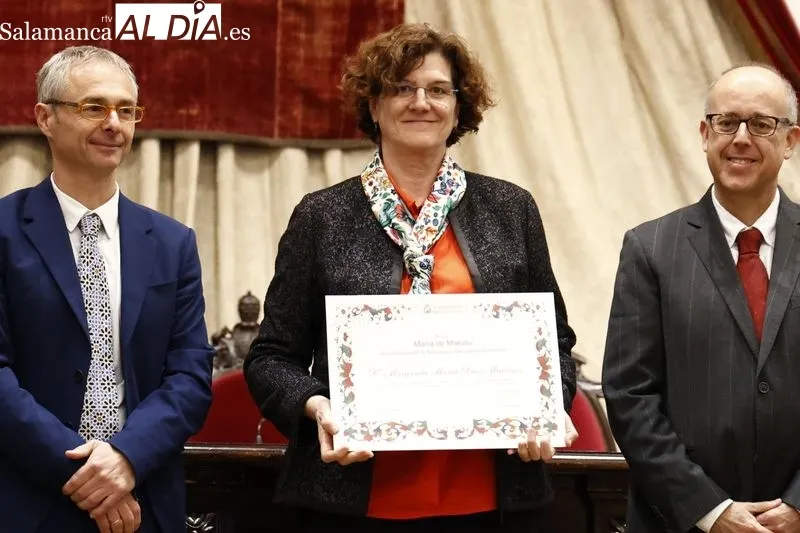 Entrega los premios María de Maeztu y Gloria Begué en un acto celebrado en el Paraninfo de la USAL. Foto de David Sañudo