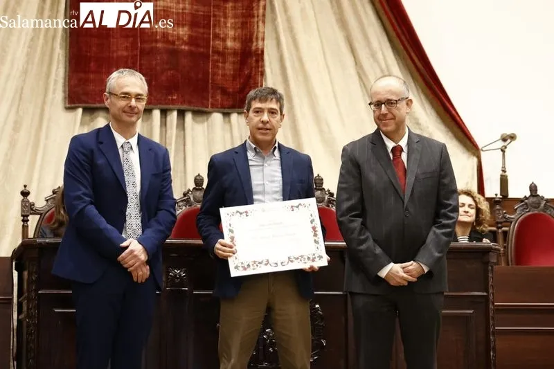 Entrega los premios María de Maeztu y Gloria Begué en un acto celebrado en el Paraninfo de la USAL. Foto de David Sañudo
