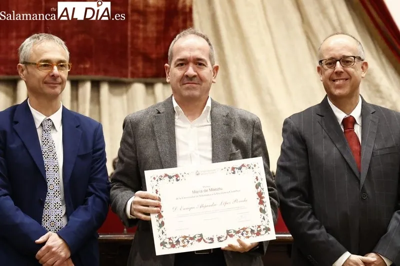 Entrega los premios María de Maeztu y Gloria Begué en un acto celebrado en el Paraninfo de la USAL. Foto de David Sañudo