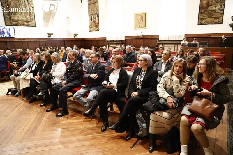 Entrega los premios María de Maeztu y Gloria Begué en un acto celebrado en el Paraninfo de la USAL. Foto de David Sañudo