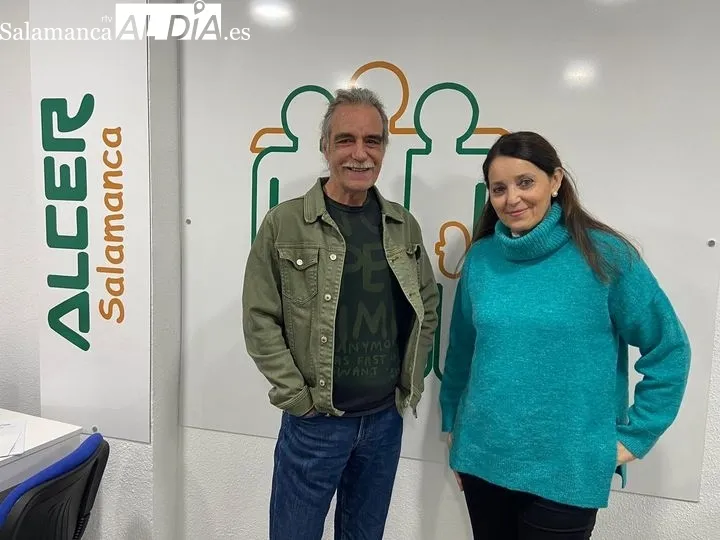 Juan Carlos Sánchez, presidente de ALCER junto a Flor Boyero, paciente | FOTO: Vanesa Martins