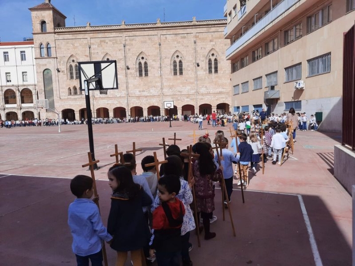 Salesianos María Auxiliadora celebra un año más la Procesión de Educación Infantil