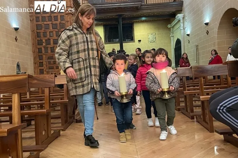 Foto 3 - El V&iacute;a Crucis de los ni&ntilde;os anuncia la cercan&iacute;a de la Semana Santa