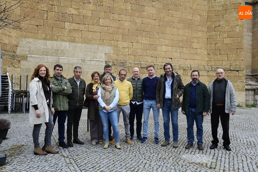 Ganaderos de Ciudad Rodrigo y su comarca junto al grupo de Vox Salamanca/ Foto: Adrián M.Pastor