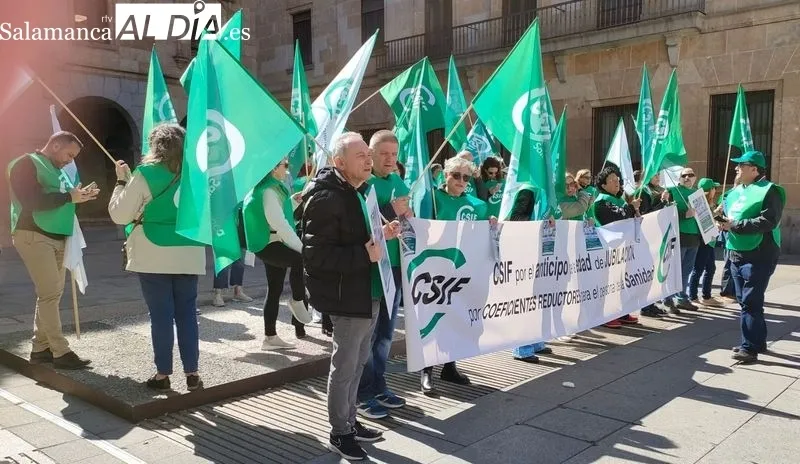Concentración convocada por CSIF ante la Subdelegación del Gobierno en Salamanca