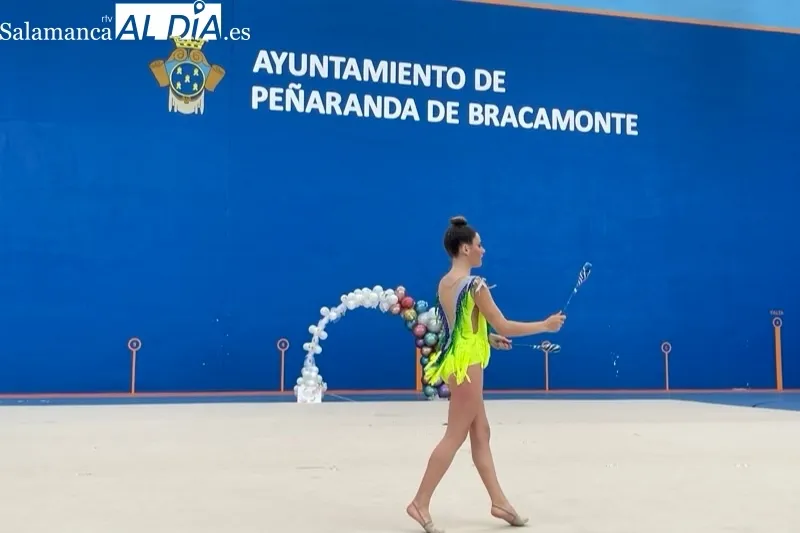 El pabellón acogía la exhibición de la Escuela municipal de Gimnasia Rítmica  