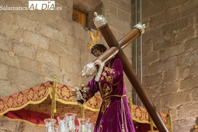 Foto 4 - Silencio y expectaci&oacute;n en la medianoche nazarena de Pe&ntilde;aranda