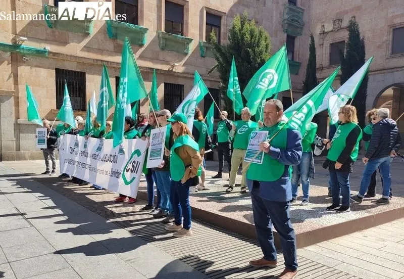 Concentración convocada por CSIF ante la Subdelegación del Gobierno en Salamanca